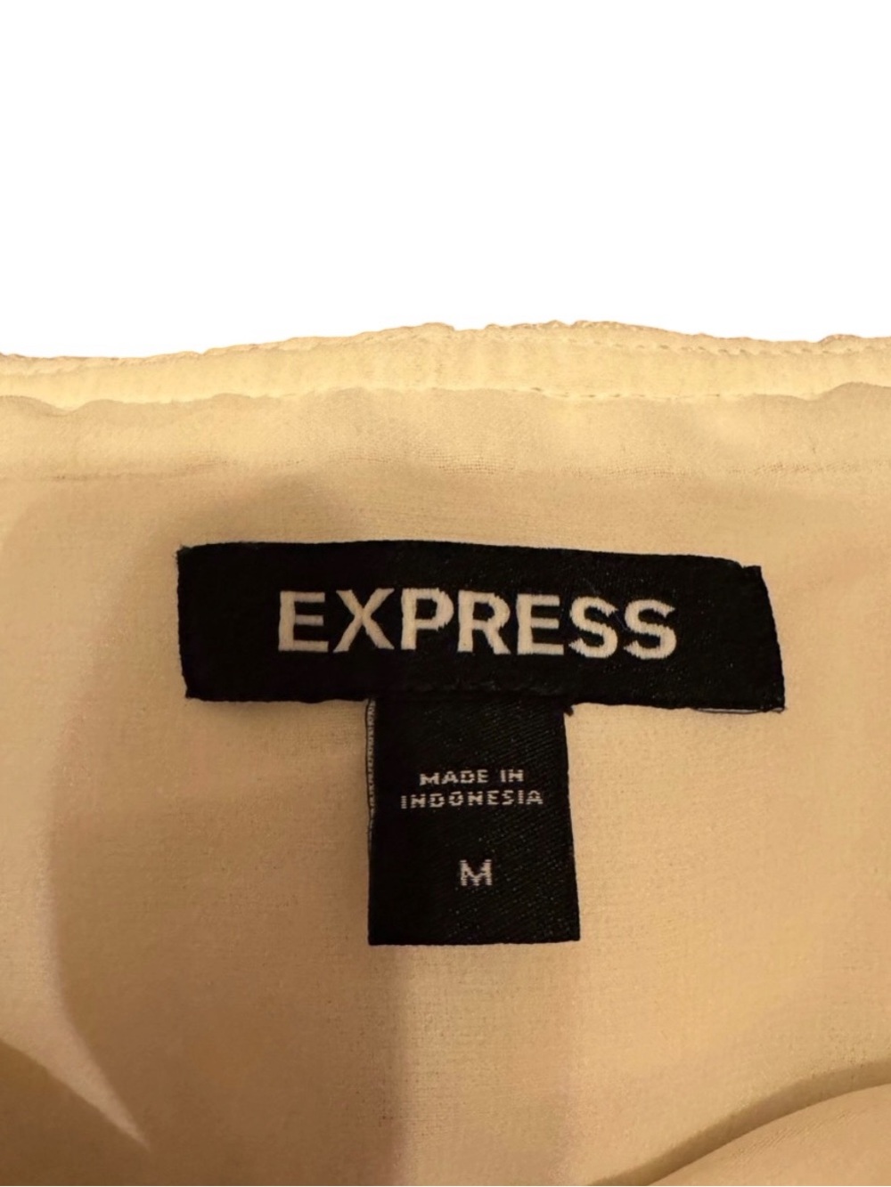 Express NWOT Cream Ruffled Crop Top - Picture 3 of 6